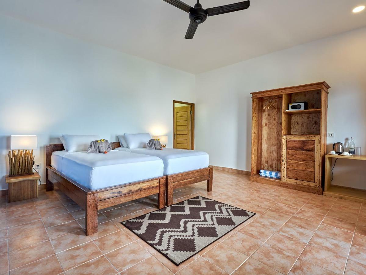 Vienna Beach Resort Amed  Exterior photo